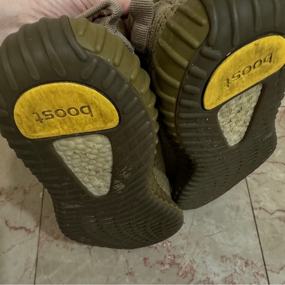 Yezzy Boost Man US10 - Picture 11 of 11